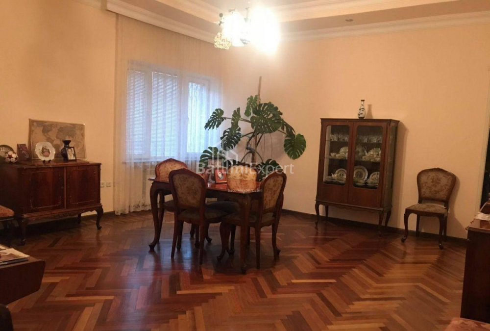 Квартира 120 м² - Зураба Горгиладзе, Батуми, Грузия