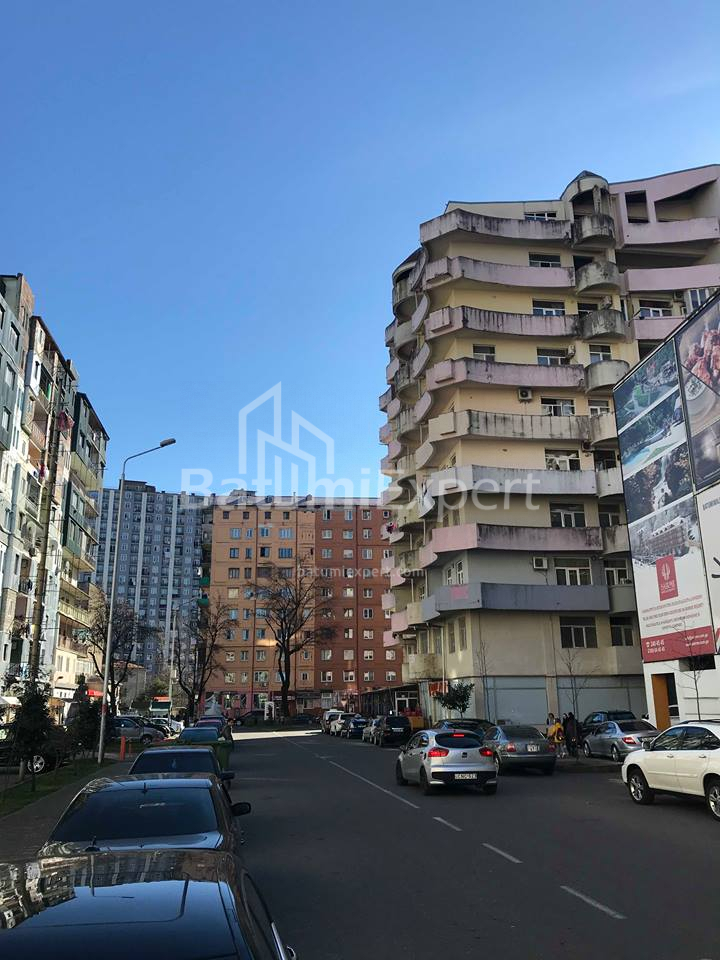 Квартира 380 м² - Зураба Горгиладзе, Батуми, Грузия