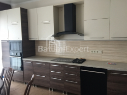 Квартира 3-комн 86 м² - Гиорги Брцкинвале, Батуми
