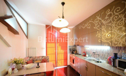Квартира 4-комн 93 м² - Вахтанга Горгасали, Батуми