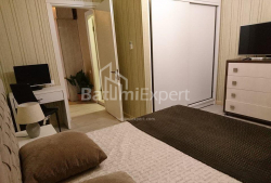 Квартира 3-комн 90 м² - Нико Пиросмани, Батуми