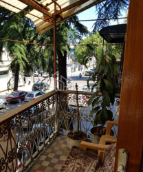 Квартира 4-комн 300 м² - Царя Парнаваза, Батуми