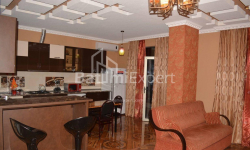 Квартира 3-комн 75 м² - Юрьевская, Батуми