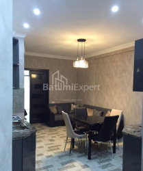 Квартира 2-комн 47 м² - Зураба Горгиладзе, Батуми