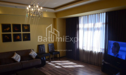 Квартира 3-комн 84 м² - Ильи Чавчавадзе, Батуми