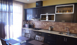 Квартира 3-комн 84 м² - Ильи Чавчавадзе, Батуми