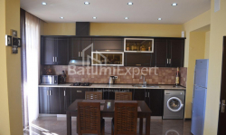 Квартира 3-комн 84 м² - Ильи Чавчавадзе, Батуми