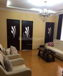 Квартира 4-комн 98 м² - Зураба Горгиладзе, Батуми