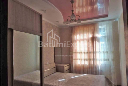 Квартира 3-комн 62 м² - Вахтанга Горгасали, Батуми