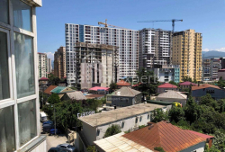 Квартира 3-комн 73 м² - Ангиса, Батуми