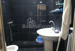 Квартира 3-комн 65 м² - Ангиса, Батуми