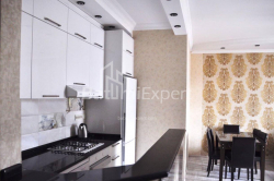 Квартира 2-комн 70 м² - Юрьевская, Батуми