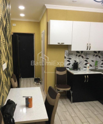 Квартира 3-комн 43 м² - Шерифа Химшиашвили, Батуми