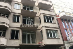Квартира 3-комн 78 м² - Юрьевская, Батуми