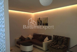 Квартира 3-комн 65 м² - Руставели, Батуми
