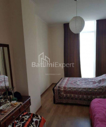 Квартира 3-комн 92 м² - Юрьевская, Батуми