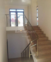 Квартира 2-комн 45 м² - Зураба Горгиладзе, Батуми