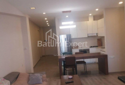 Квартира 3-комн 92 м² - Зураба Горгиладзе, Батуми