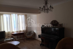 Квартира 2-комн 68 м² - Зураба Горгиладзе, Батуми