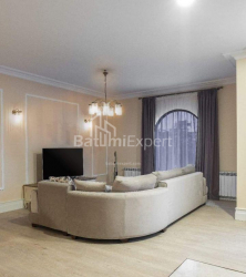 Квартира 4-комн 140 м² - Юрьевская, Батуми