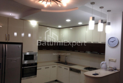 Квартира 6-комн 152 м² - Зураба Горгиладзе, Батуми