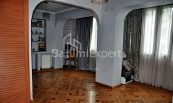 Квартира 4-комн 116 м² - Юрьевская, Батуми