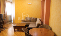 Квартира 2-комн 67 м² - Юрьевская, Батуми