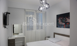 Квартира 2-комн 47 м² - Зураба Горгиладзе, Батуми