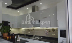 Квартира 3-комн 80 м² - Ильи Чавчавадзе, Батуми