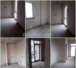Квартира 3-комн 77 м² - Петра Багратиони, Батуми