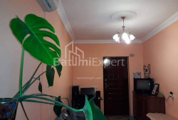Квартира 3-комн 42 м² - Генерала Аслана Абашидзе, Батуми