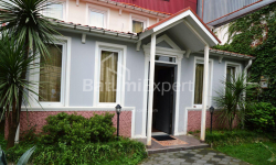 Квартира 3-комн 75 м² - Юрьевская, Батуми