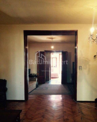 Квартира 5-комн 165 м² - Зураба Горгиладзе, Батуми
