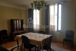 Квартира 4-комн 250 м² - Юрьевская, Батуми