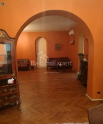 Квартира 4-комн 151 м² - Руставели, Батуми