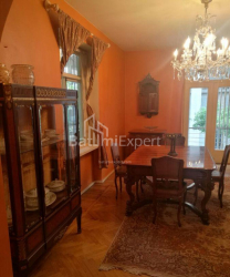 Квартира 4-комн 151 м² - Руставели, Батуми