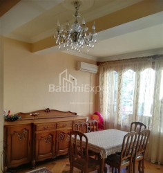 Квартира 3-комн 90 м² - Зураба Горгиладзе, Батуми