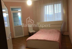Квартира 3-комн 70 м² - Зураба Горгиладзе, Батуми