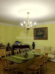 Квартира 4-комн 135 м² - Юрьевская, Батуми