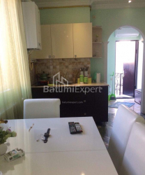 Квартира 4-комн 136 м² - Юрьевская, Батуми