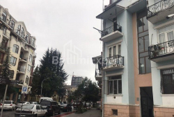 Квартира 4-комн 106 м² - Вахтанга Горгасали, Батуми