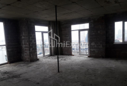 Квартира 3-комн 75 м² - Юрьевская, Батуми