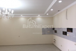 Квартира 4-комн 73 м² - Ильи Чавчавадзе, Батуми