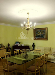 Квартира 5-комн 135 м² - Юрьевская, Батуми