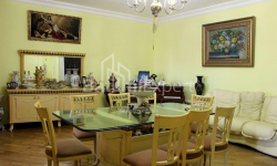 Квартира 5-комн 135 м² - Юрьевская, Батуми