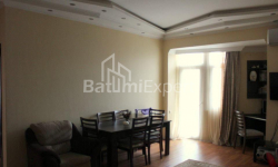 Квартира 3-комн 100 м² - Нико Пиросмани, Батуми