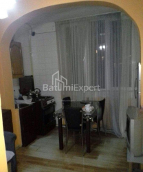 Квартира 4-комн 80 м² - Петра Меликишвили, Батуми