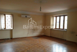 Квартира 2-комн 92 м² - 26 мая, Батуми