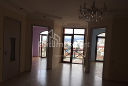 Квартира 3-комн 74 м² - Юрьевская, Батуми