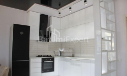 Квартира 3-комн 80 м² - Зураба Горгиладзе, Батуми